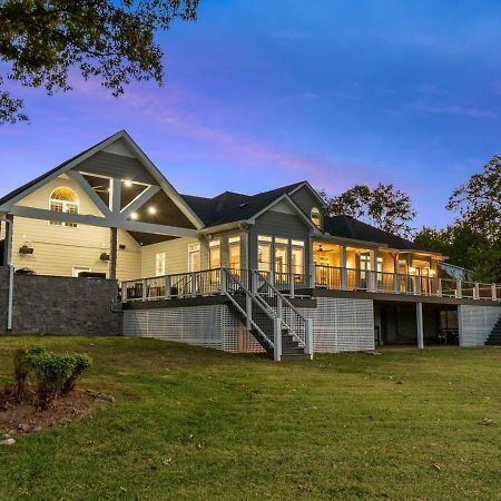 Rare Find Best Lot With Dock And Views On Lake Winchester 외부 사진