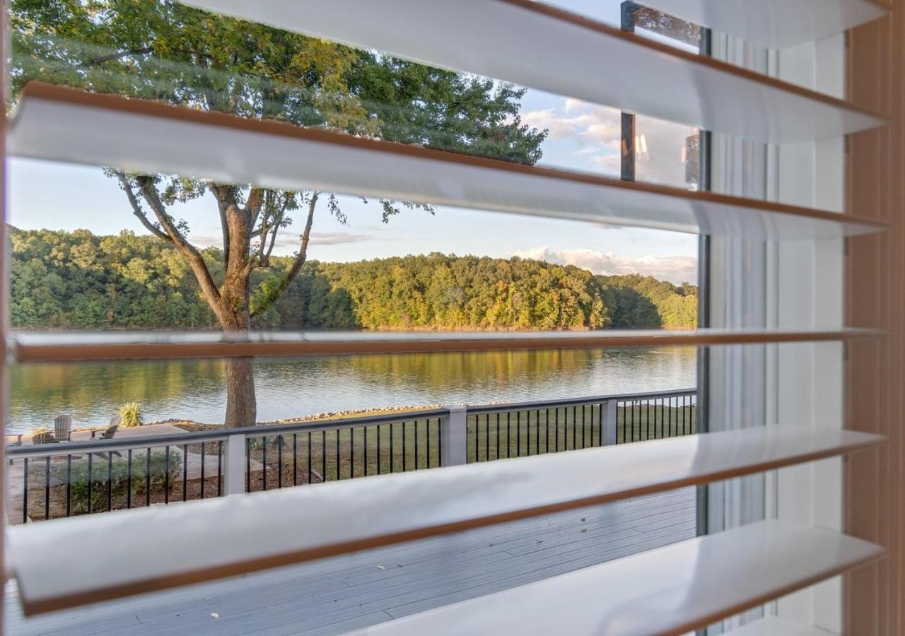 Rare Find Best Lot With Dock And Views On Lake Winchester 외부 사진