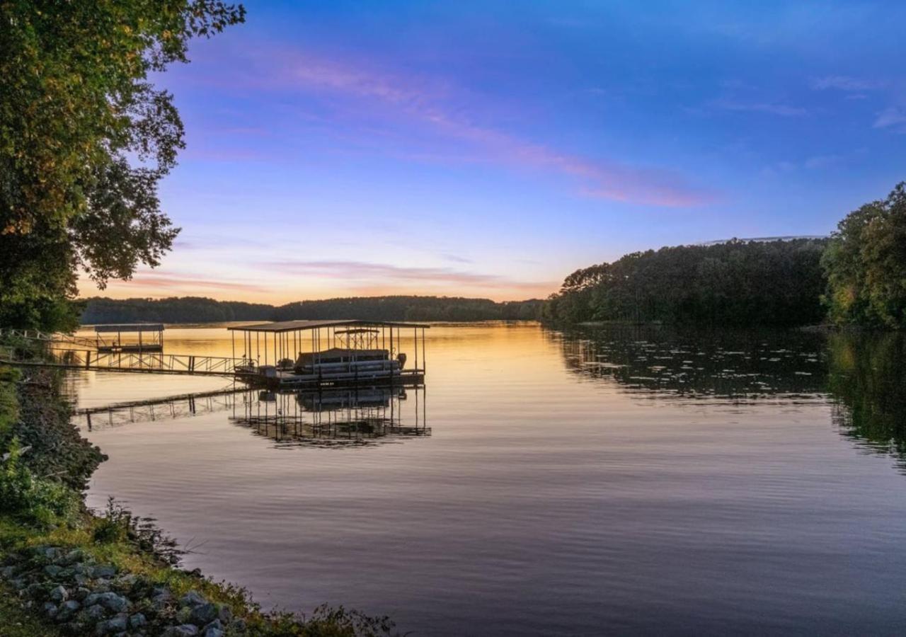 Rare Find Best Lot With Dock And Views On Lake Winchester 외부 사진