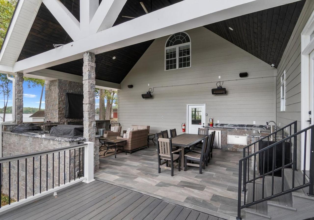 Rare Find Best Lot With Dock And Views On Lake Winchester 외부 사진