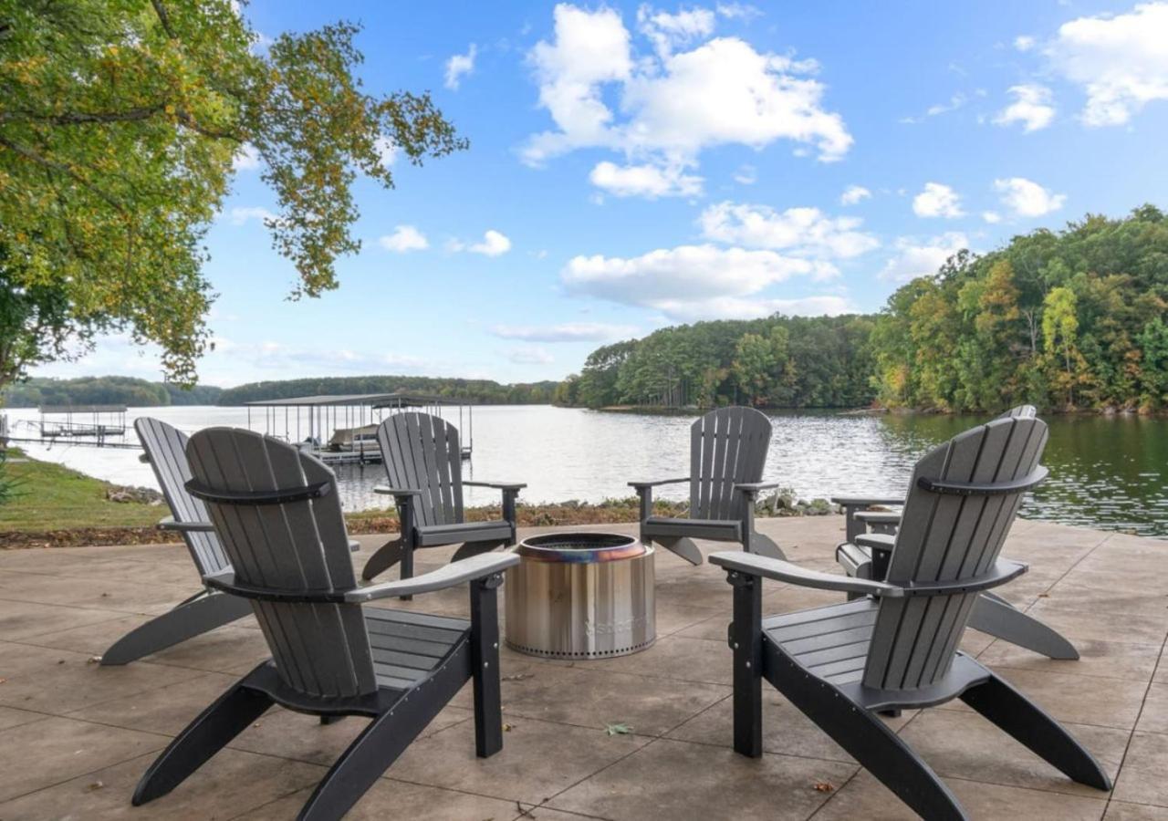 Rare Find Best Lot With Dock And Views On Lake Winchester 외부 사진