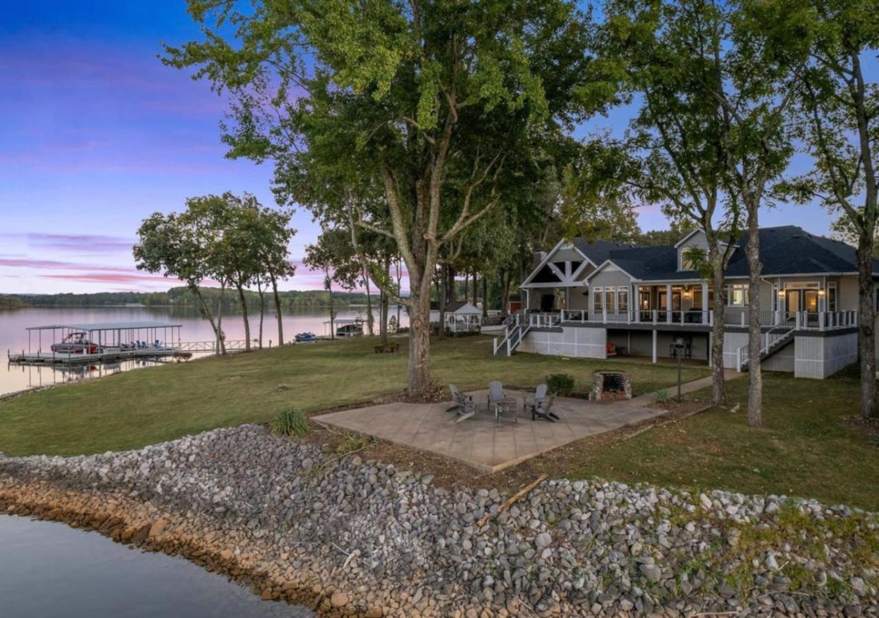 Rare Find Best Lot With Dock And Views On Lake Winchester 외부 사진